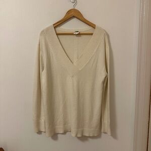 By Anthropologie Ivory V-Neck Relaxed Fit Long Sleeve Sweater | Size Medium